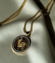 Versace Taşlı Yuvarlak Madalyon Kolye