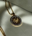 Versace Taşlı Yuvarlak Madalyon Kolye